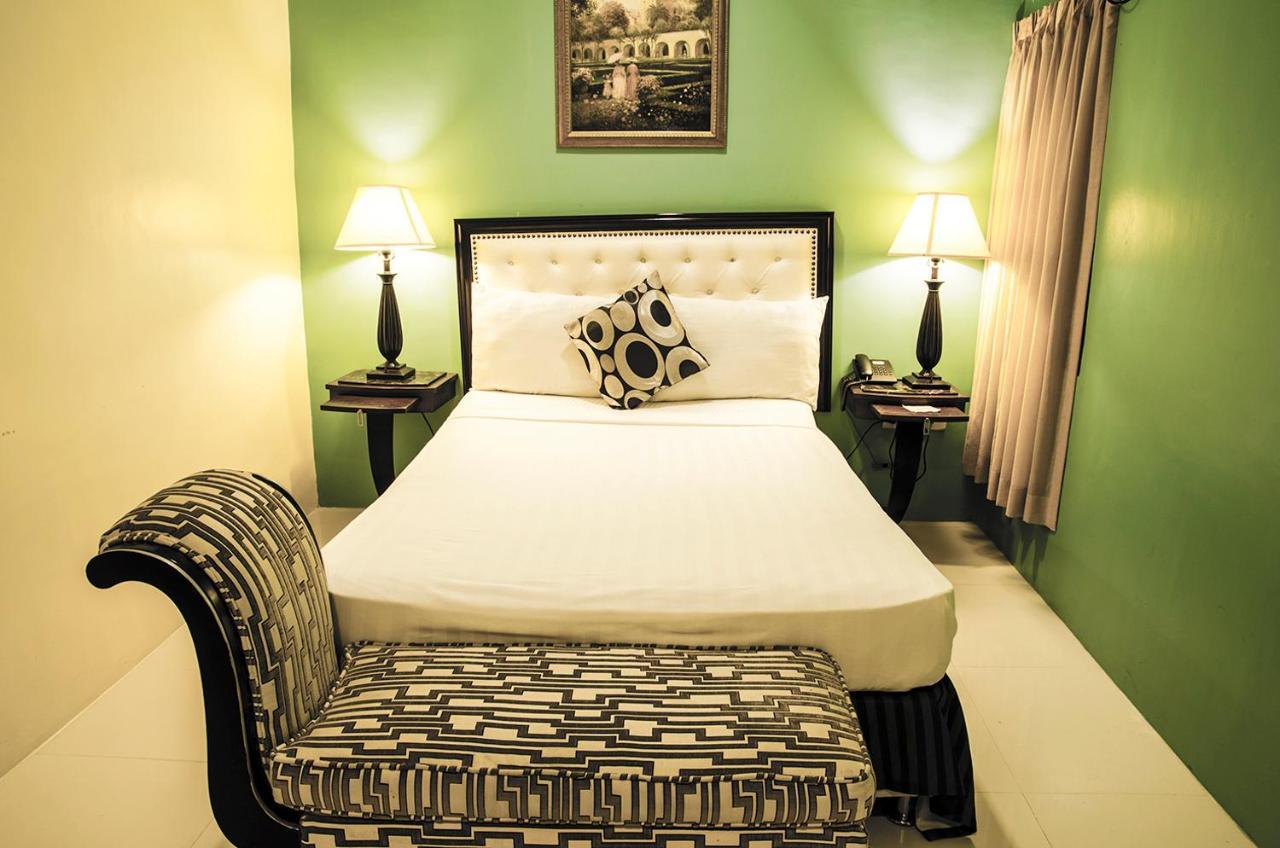 Dreamwave Hotel Ilagan Bagian luar foto