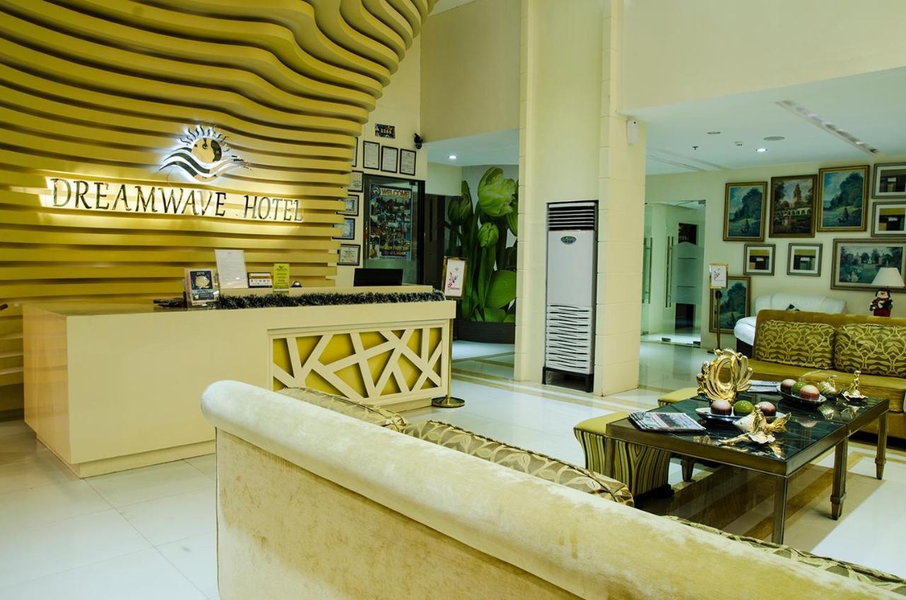 Dreamwave Hotel Ilagan Bagian luar foto